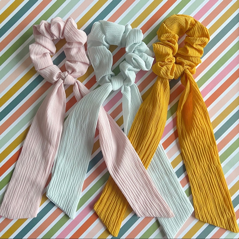 ⭐️Scrunchie Ties Set of 3 ⭐️